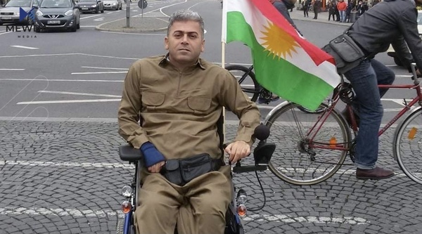 ئەو پێشمەرگەیەی بەزۆر 150 دۆلاری لێسەندرا رەتی دەکاتەوە لەلایەن فرۆکەخانەی هەولێرەوە هاوکاری کرابێت