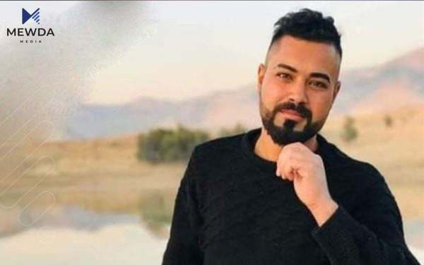 گەنجێک لە خەودابووە کاتێک تایەی بارهەڵگرێک بەر سەری دەکەوێت و دەیکوژێت