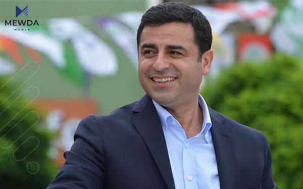 دەمیرتاش بۆ گەنجان: بە زمانی دایك بخوێنن