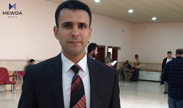 پارێزەرێک: هەڵنەگرتنی چەکی بێ مۆڵەت پێویستی بە بڕیار نییە، چونکە یاسای چەکمان هەیە