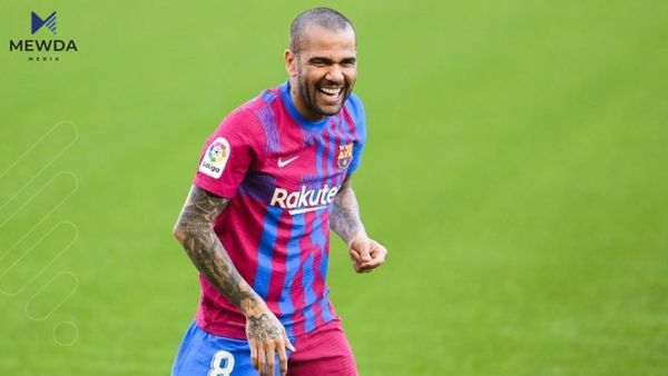 ئەلڤیس بەرشەلۆنە بەجێدەهێڵێت