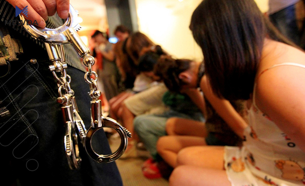 "بە تۆمەتی بازرگانی بە مرۆڤەوە ژمارەیەک ھاوڵاتیی بیانی سزا دراون"