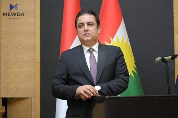 وتنی گۆرانییەک لە قوتابخانەیەک وەزیری پەروەردەی هێنایە دەنگ