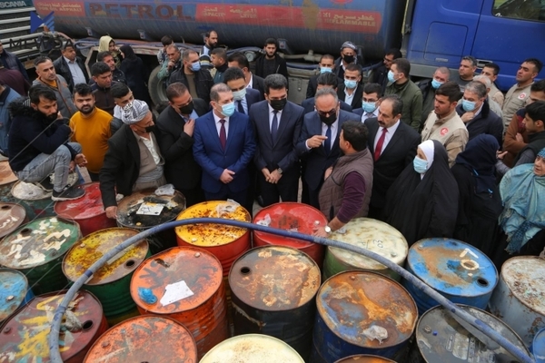 بەغدا یەکەم کاروانی نەوتی بۆ هەرێم نارد