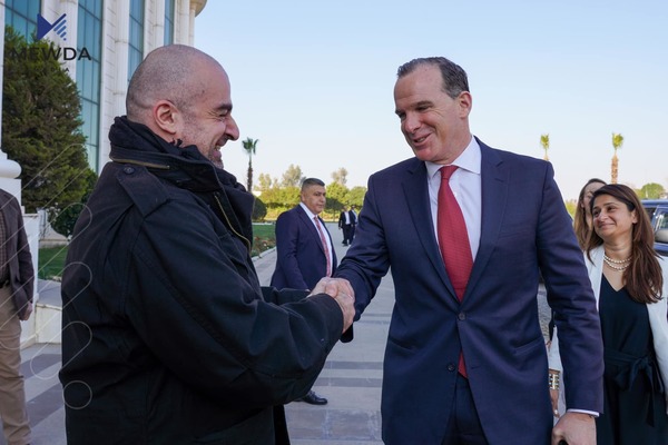 بافڵ جەلال تاڵەبانی لە بارەگای مەكتەبی سیاسی لە هەولێر پێشوازی لە برێت مەكگۆرك كرد 