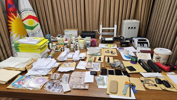 لە هەولێر باندێکی دروستکردنی دراوی ساختە دەستگیرکران