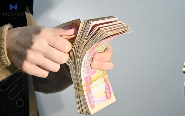 دوو مووچە بەسەریەكەوە دەدرێت؟