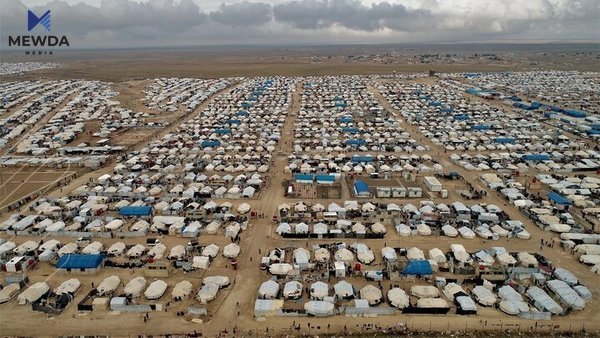 په‌نابه‌ره‌ عیراقییه‌كان کەمپی هۆل به‌جێده‌هێڵن