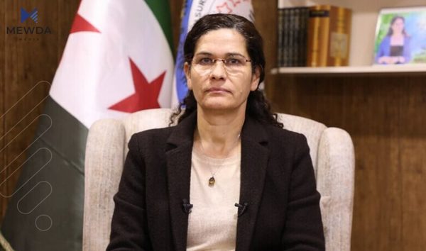 ئیلهام ئەحمەد هۆشداریی دەدات