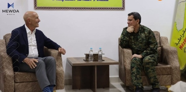 تۆم باراک لەگەڵ مەزڵوم عەبدی و ئیلهام ئەحمەد کۆبووەوە